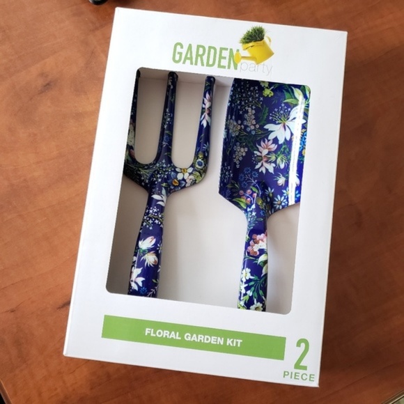 Other - 2 piece Floral Garden kit shovel